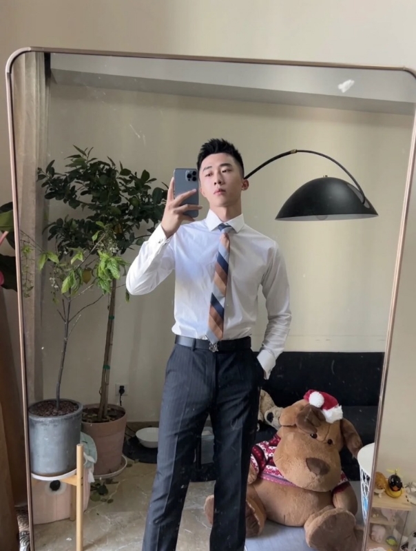 张浩的第一张照片--桃园王婆说媒